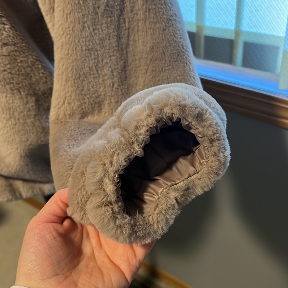 Nine West faux fur jacket - size M NWT - Picture 3 of 10